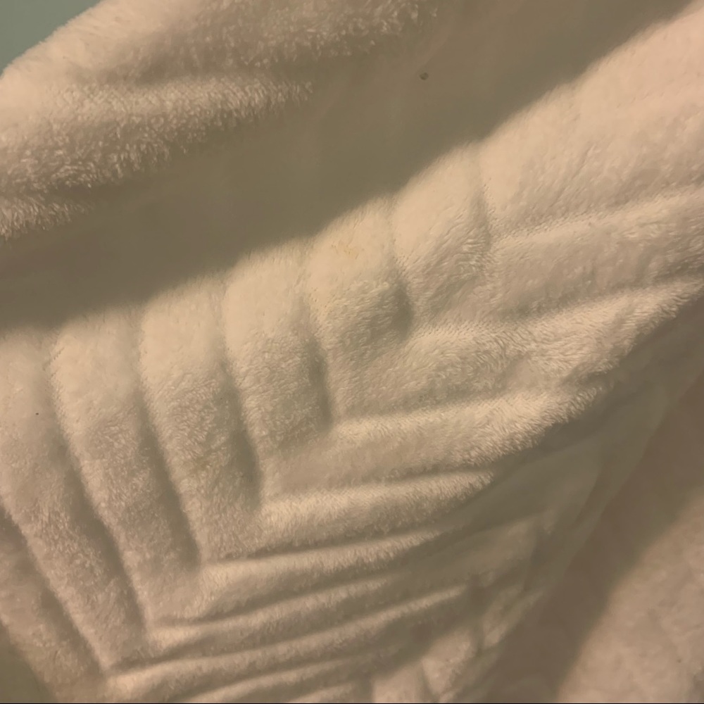 Ulta robe - Picture 5 of 6